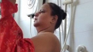 BBW Indian MILF Taking Nude Bath Clip